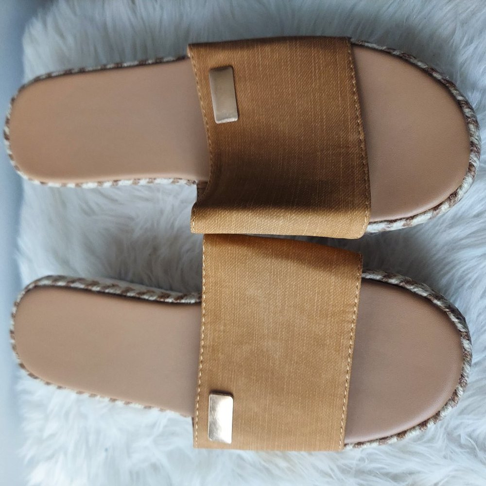 Lightweight Women's Wedged Sandals